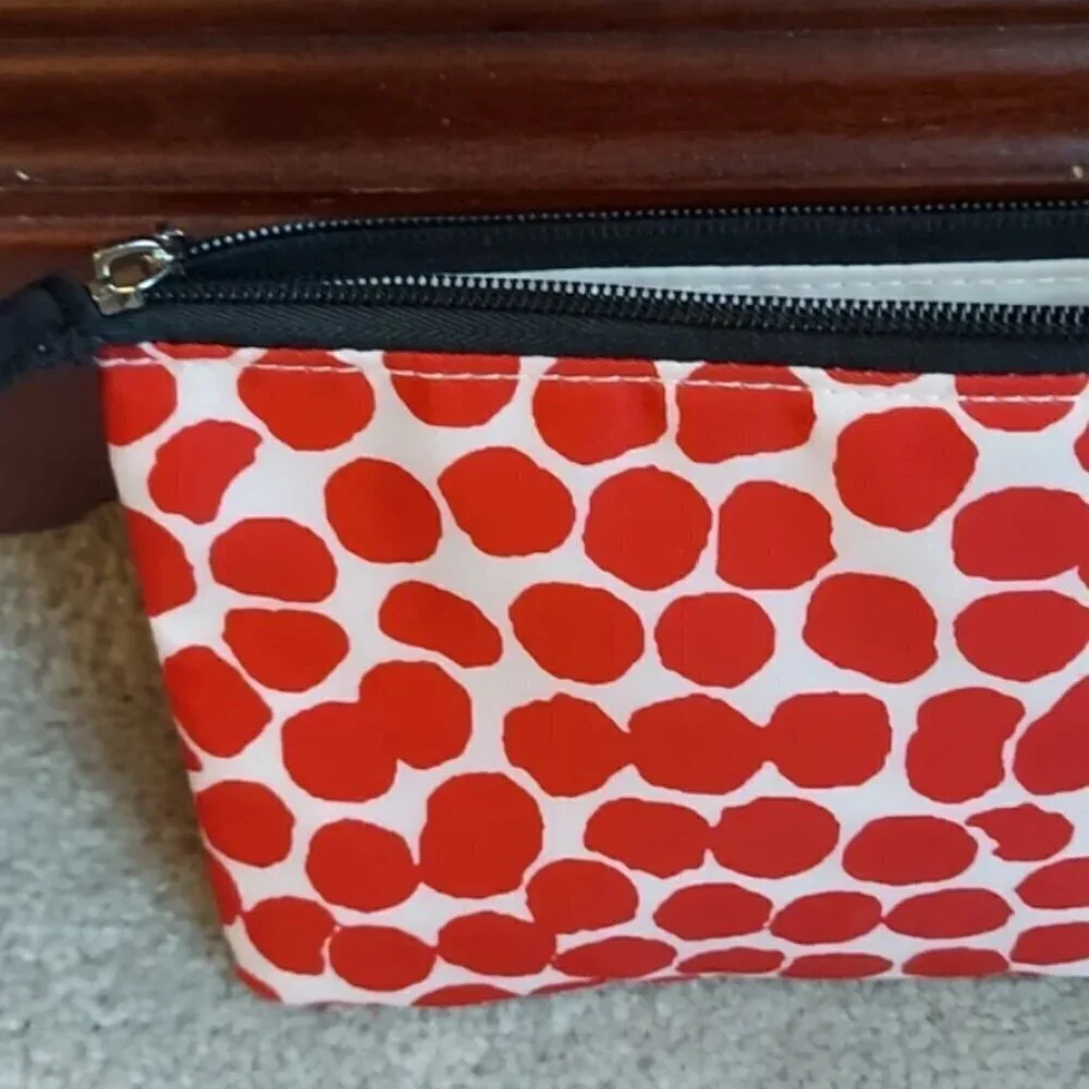 Red/tan/Cream woman's cosmetic bag Gift. Lighweght. Vacation. approx 8x5.5  wash